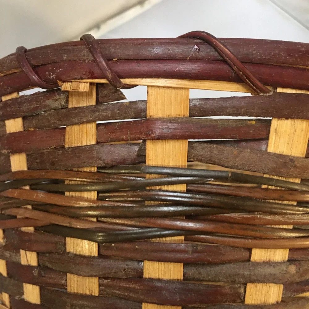 Unbranded handcrafted round